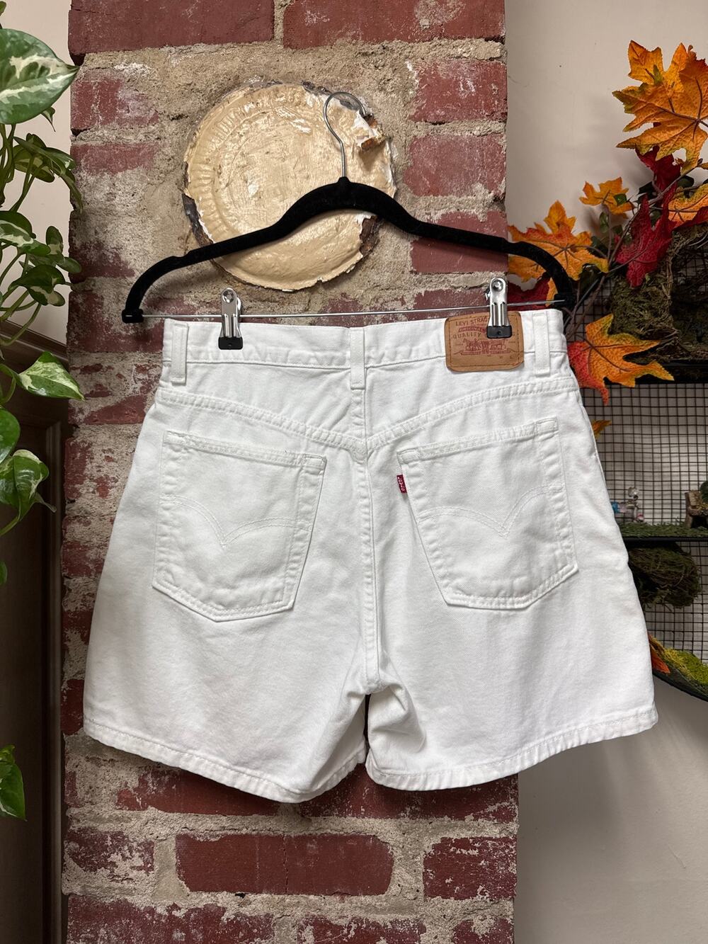 Vintage Y2K Levi Minimalist Cotton Shorts Size 10